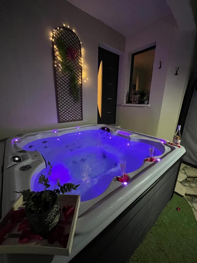 Chambre Au Calme Avec Spa Privatif Gratuit Sud Aveyron Les Palmiers Des Causses Saint-Rome-de-Tarn ภายนอก รูปภาพ